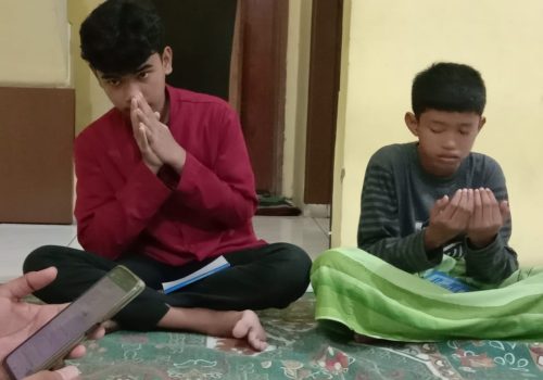 doa bersama anak yatim